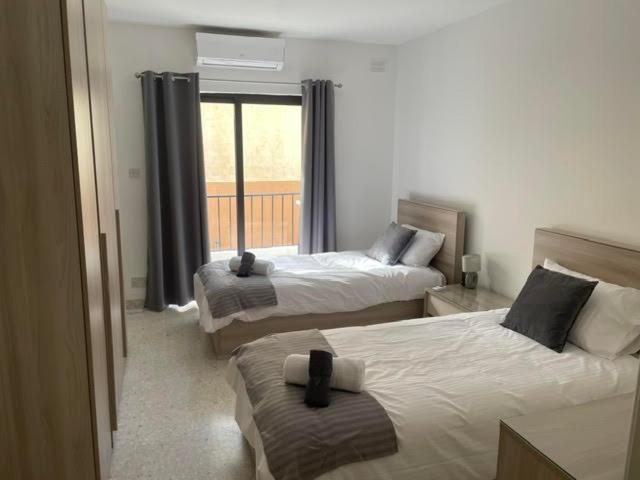 Spacious 3 Bedroom Apartment In The Heart Of St Julians Saint Julian's エクステリア 写真