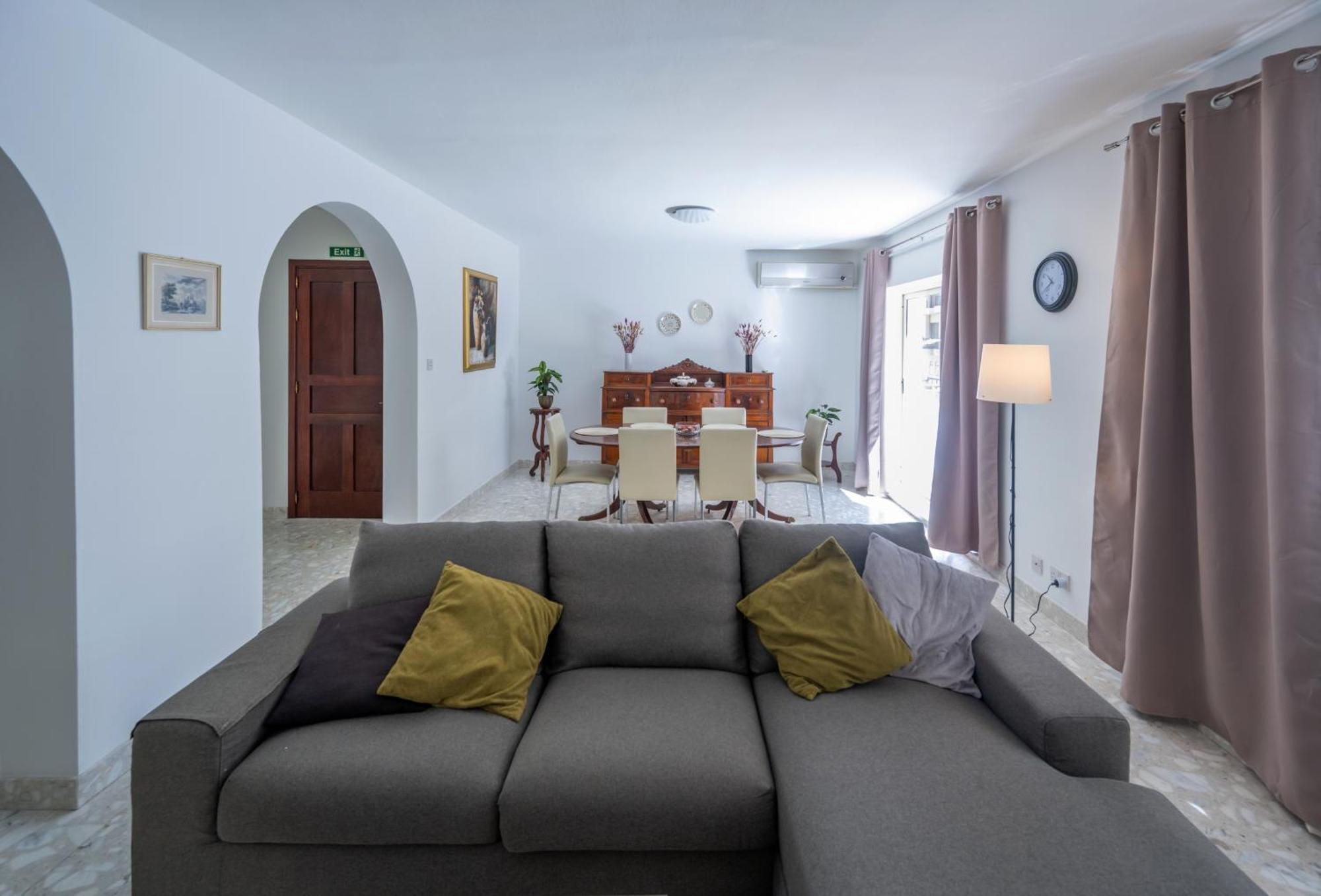 Spacious 3 Bedroom Apartment In The Heart Of St Julians Saint Julian's エクステリア 写真