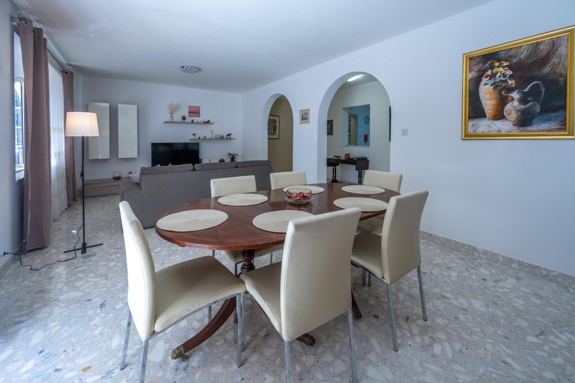 Spacious 3 Bedroom Apartment In The Heart Of St Julians Saint Julian's エクステリア 写真