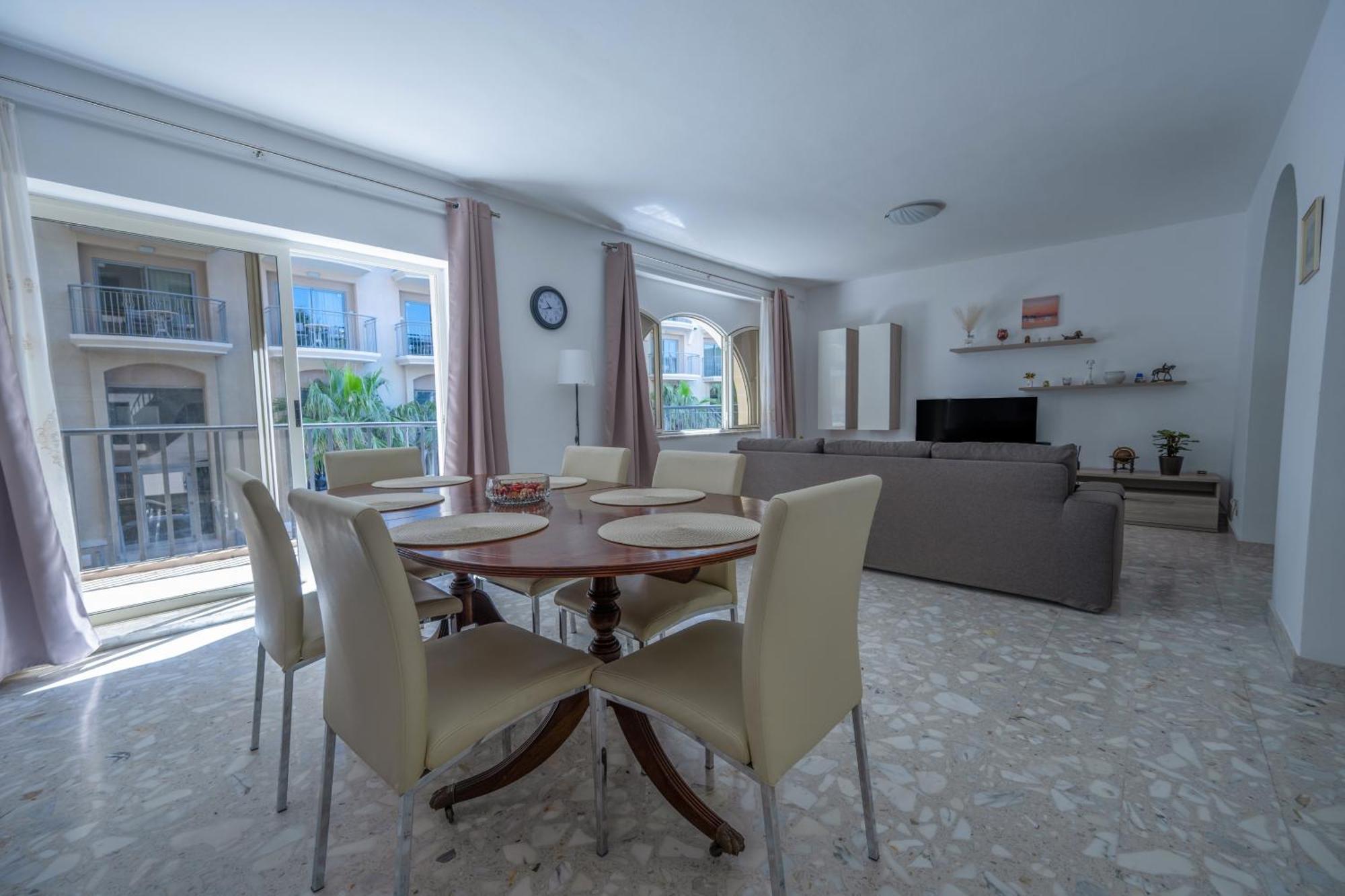Spacious 3 Bedroom Apartment In The Heart Of St Julians Saint Julian's エクステリア 写真