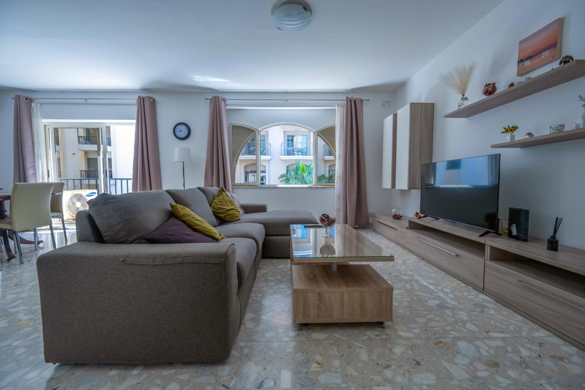 Spacious 3 Bedroom Apartment In The Heart Of St Julians Saint Julian's エクステリア 写真